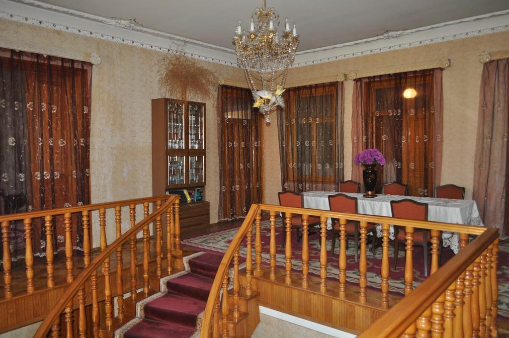 Guest House Cico Telavi Exteriör bild