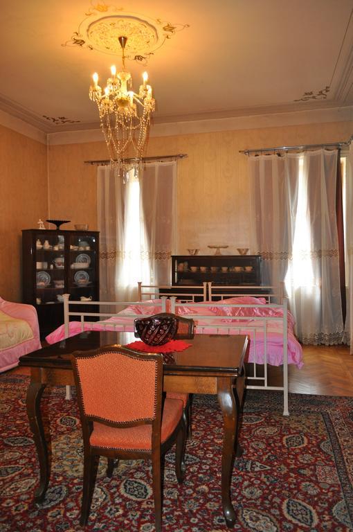 Guest House Cico Telavi Exteriör bild